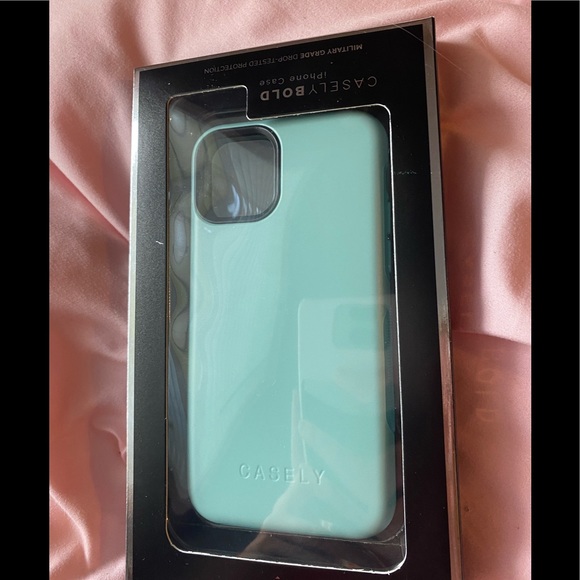 iPhone case - Picture 3 of 3